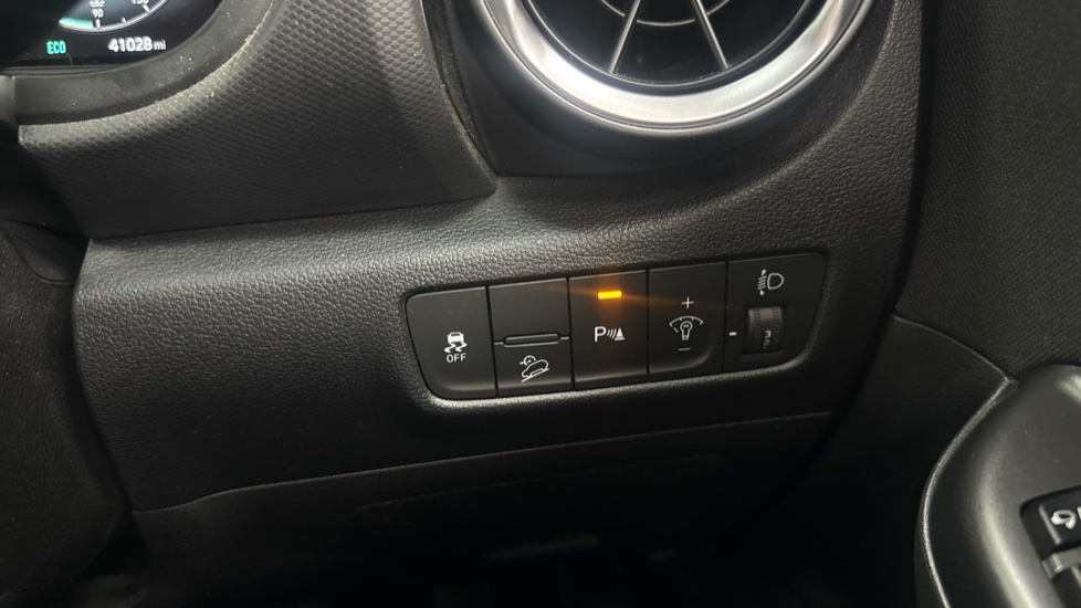 Hyundai KONA 1.0 TGDi 48V MHEV Premium 5dr Petrol Hatchback - Image 31