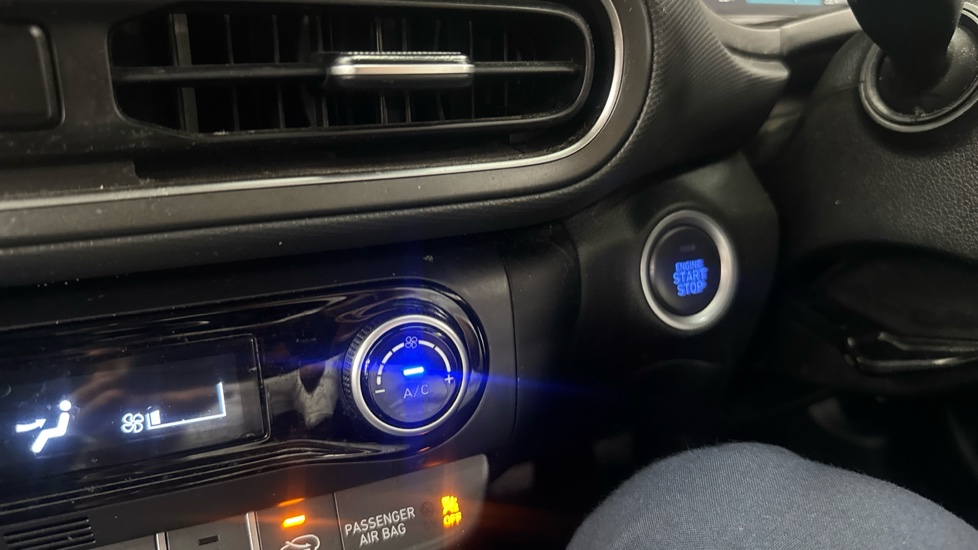Hyundai KONA 1.0 TGDi 48V MHEV Premium 5dr Petrol Hatchback - Image 33