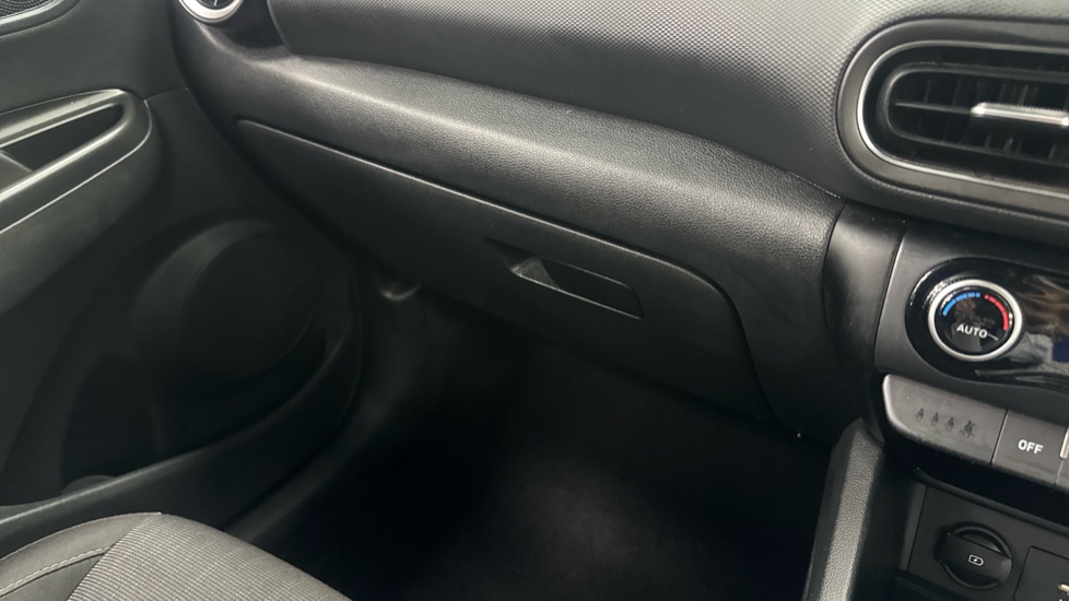 Hyundai KONA 1.0 TGDi 48V MHEV Premium 5dr Petrol Hatchback - Image 37