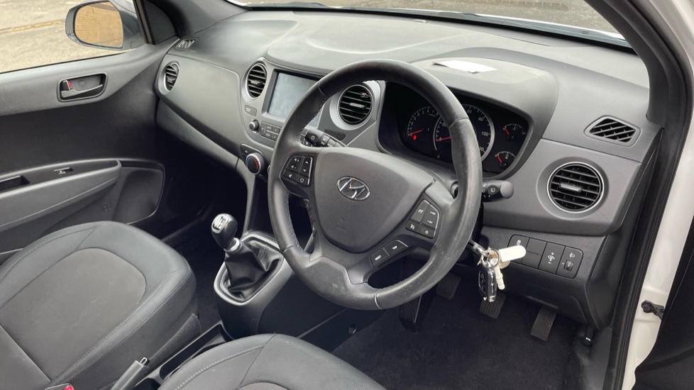 Hyundai i10 1.0 Go SE 5dr Petrol Hatchback - Image 11