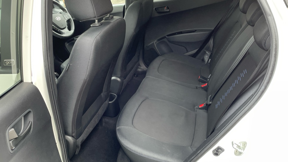 Hyundai i10 1.0 Go SE 5dr Petrol Hatchback - Image 16