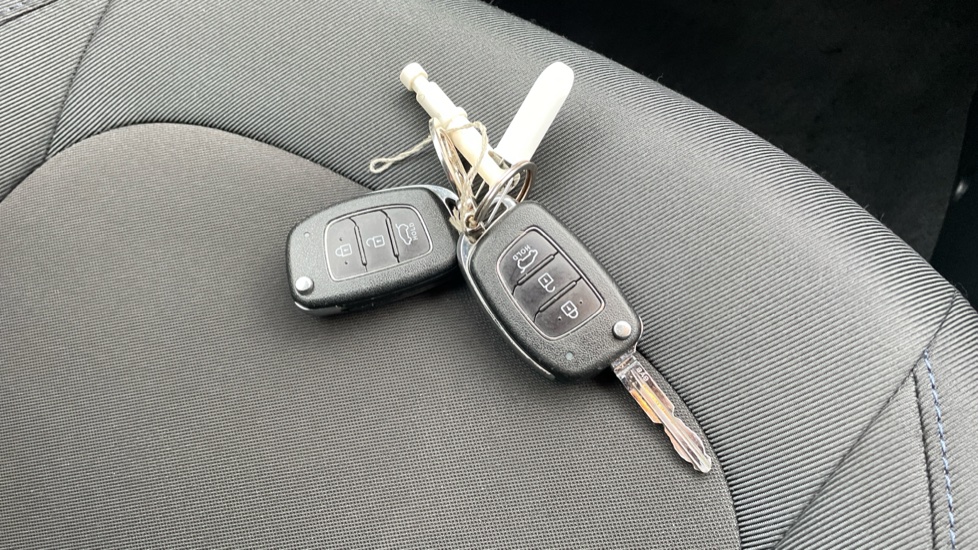 Hyundai i10 1.0 Go SE 5dr Petrol Hatchback - Image 20