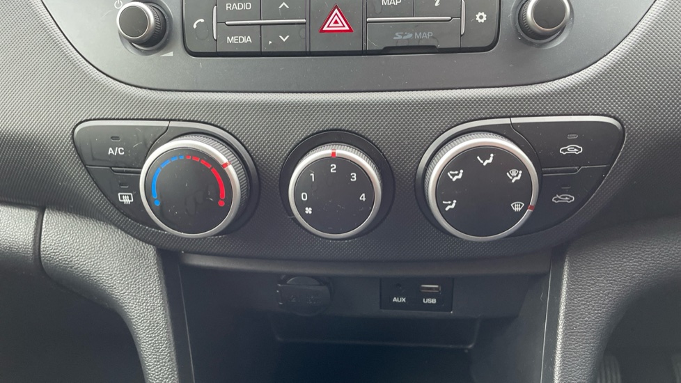 Hyundai i10 1.0 Go SE 5dr Petrol Hatchback - Image 27