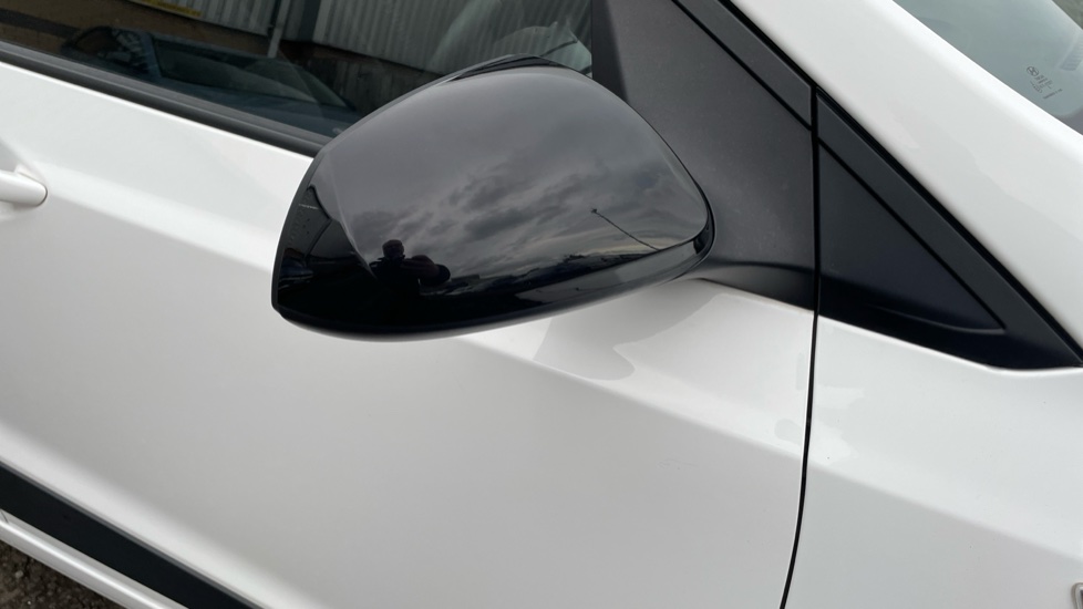 Hyundai i10 1.0 Go SE 5dr Petrol Hatchback - Image 34