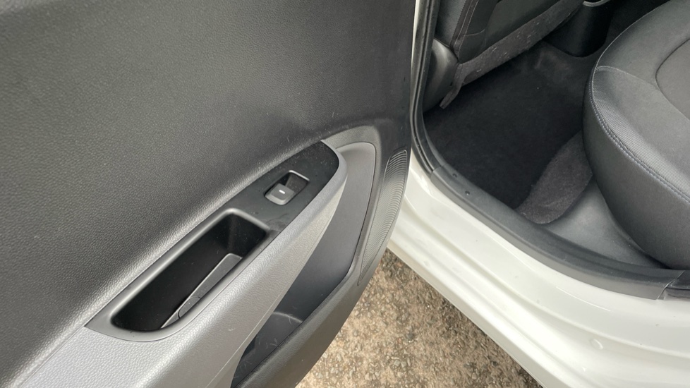 Hyundai i10 1.0 Go SE 5dr Petrol Hatchback - Image 39