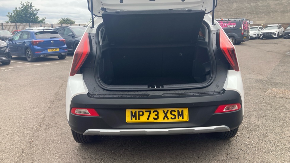 Hyundai BAYON 1.0 TGDi 48V MHEV Ultimate 5dr DCT Petrol Hatchback - Image 4
