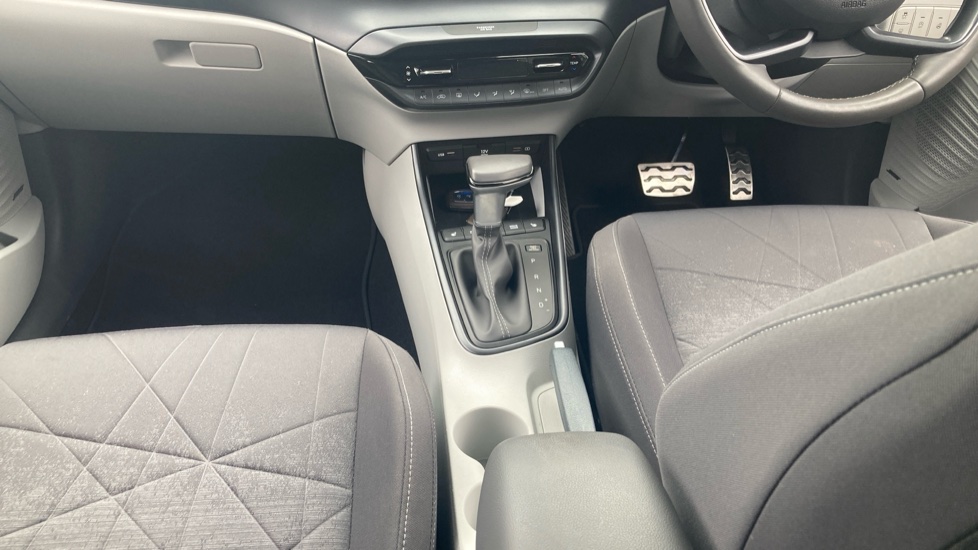 Hyundai BAYON 1.0 TGDi 48V MHEV Ultimate 5dr DCT Petrol Hatchback - Image 13