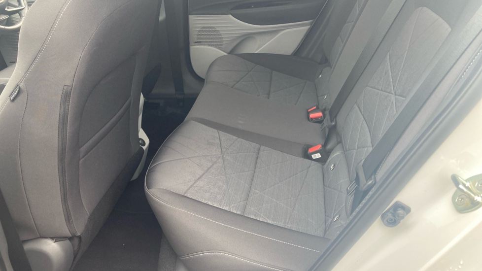 Hyundai BAYON 1.0 TGDi 48V MHEV Ultimate 5dr DCT Petrol Hatchback - Image 16