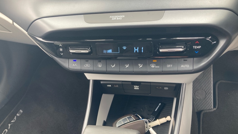 Hyundai BAYON 1.0 TGDi 48V MHEV Ultimate 5dr DCT Petrol Hatchback - Image 36
