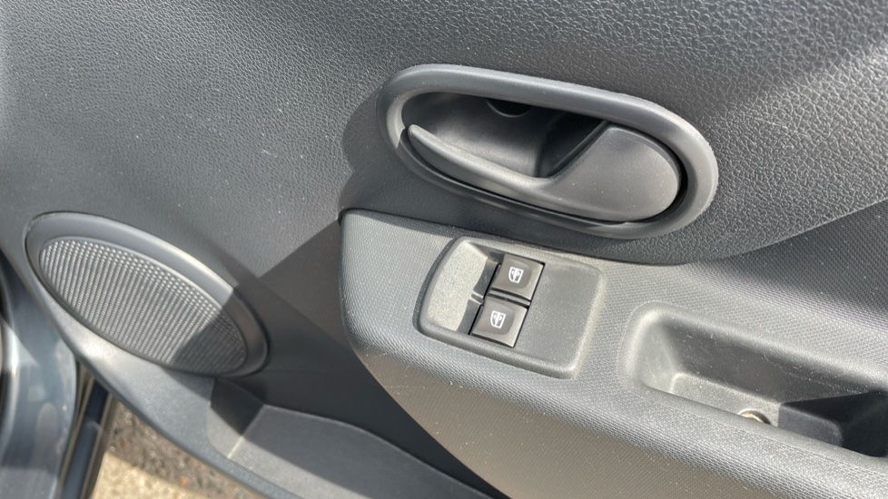 Dacia Sandero 1.0 SCe Essential 5dr Petrol Hatchback - Image 30