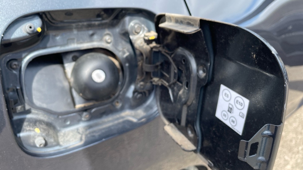 Dacia Sandero 1.0 SCe Essential 5dr Petrol Hatchback - Image 37