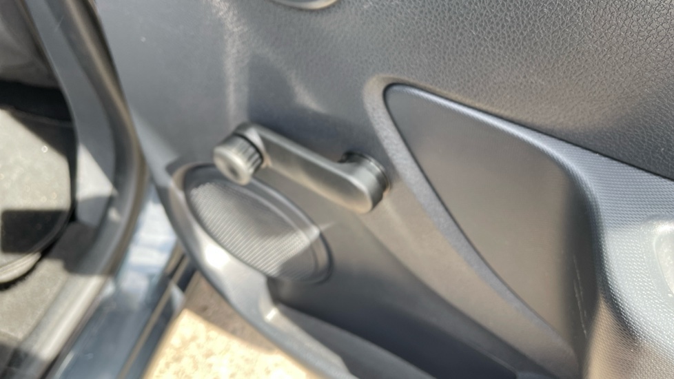 Dacia Sandero 1.0 SCe Essential 5dr Petrol Hatchback - Image 38