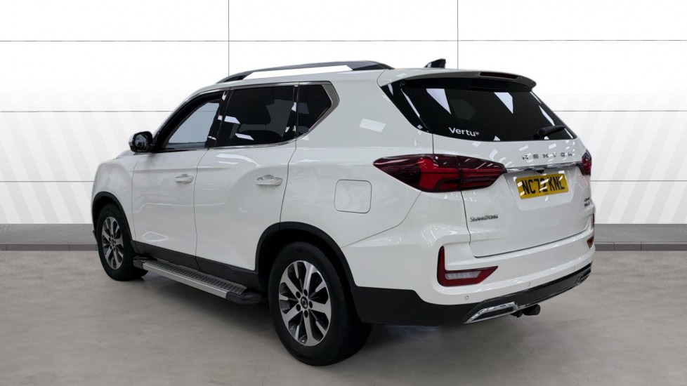 Ssangyong Rexton 2.2 Ultimate 5dr Auto Diesel Estate - Image 2