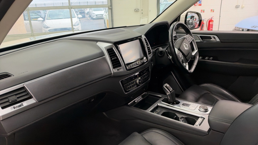 Ssangyong Rexton 2.2 Ultimate 5dr Auto Diesel Estate - Image 9