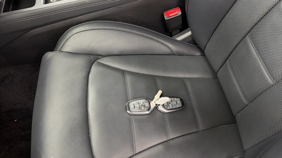 Ssangyong Rexton 2.2 Ultimate 5dr Auto Diesel Estate - Image 19