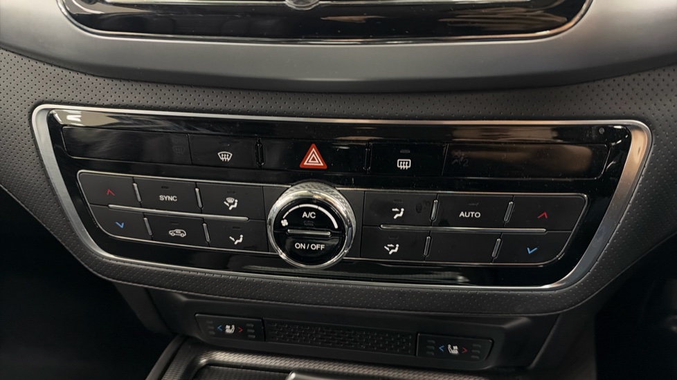 Ssangyong Rexton 2.2 Ultimate 5dr Auto Diesel Estate - Image 28