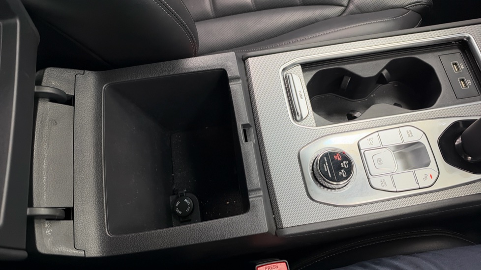 Ssangyong Rexton 2.2 Ultimate 5dr Auto Diesel Estate - Image 32
