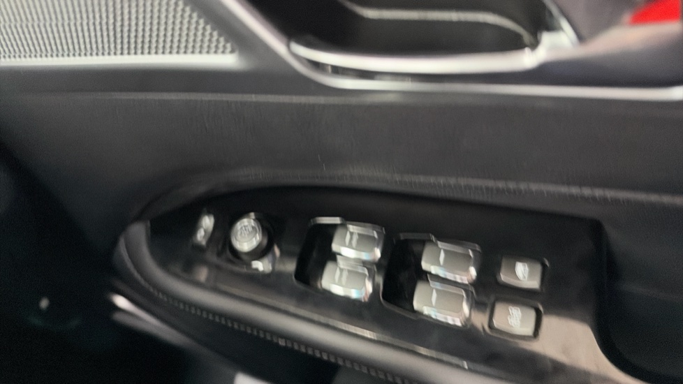 Ssangyong Rexton 2.2 Ultimate 5dr Auto Diesel Estate - Image 38