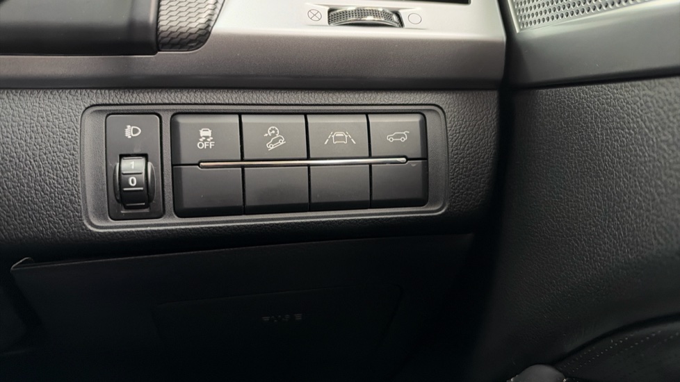 Ssangyong Rexton 2.2 Ultimate 5dr Auto Diesel Estate - Image 39