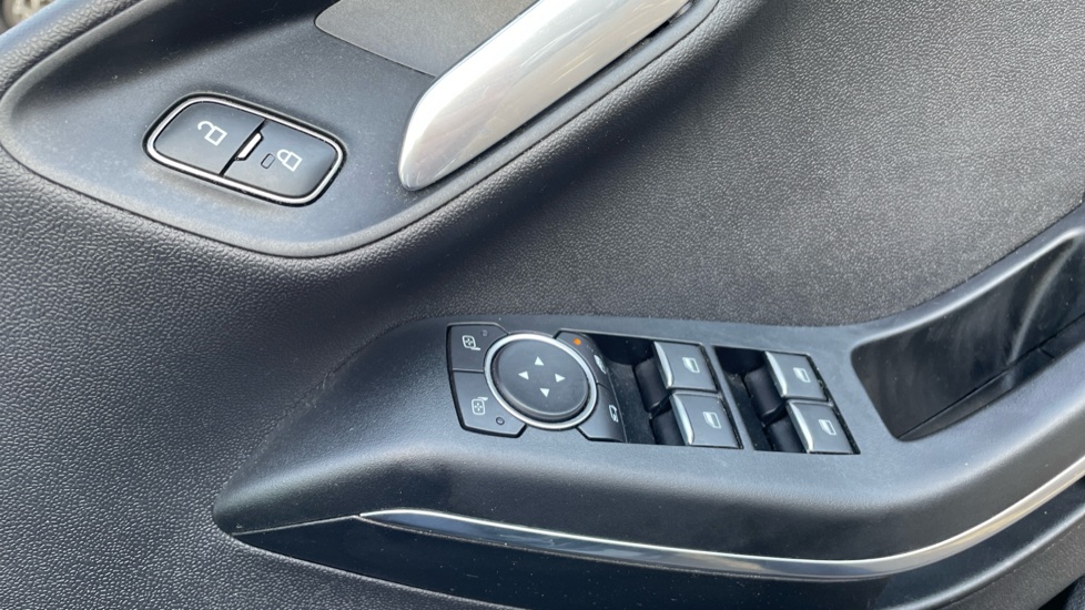Ford Fiesta 1.0 EcoBoost 125 Titanium X 5dr Petrol Hatchback - Image 29