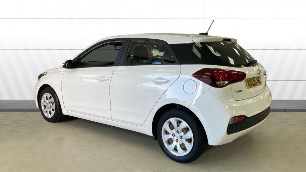Hyundai i20 1.2 MPi S Connect 5dr Petrol Hatchback - Image 2