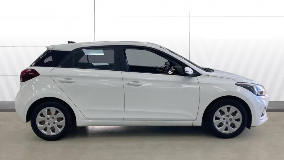 Hyundai i20 1.2 MPi S Connect 5dr Petrol Hatchback - Image 5