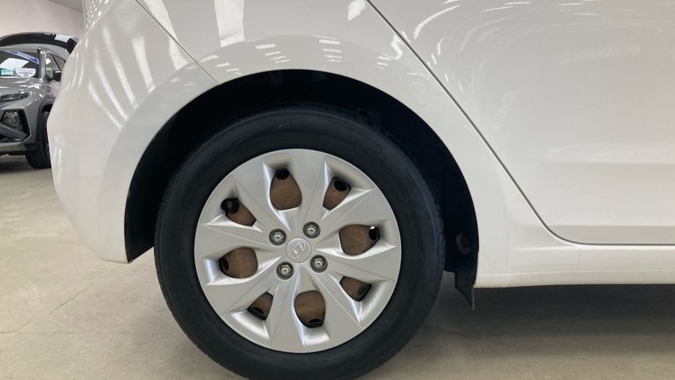 Hyundai i20 1.2 MPi S Connect 5dr Petrol Hatchback - Image 7