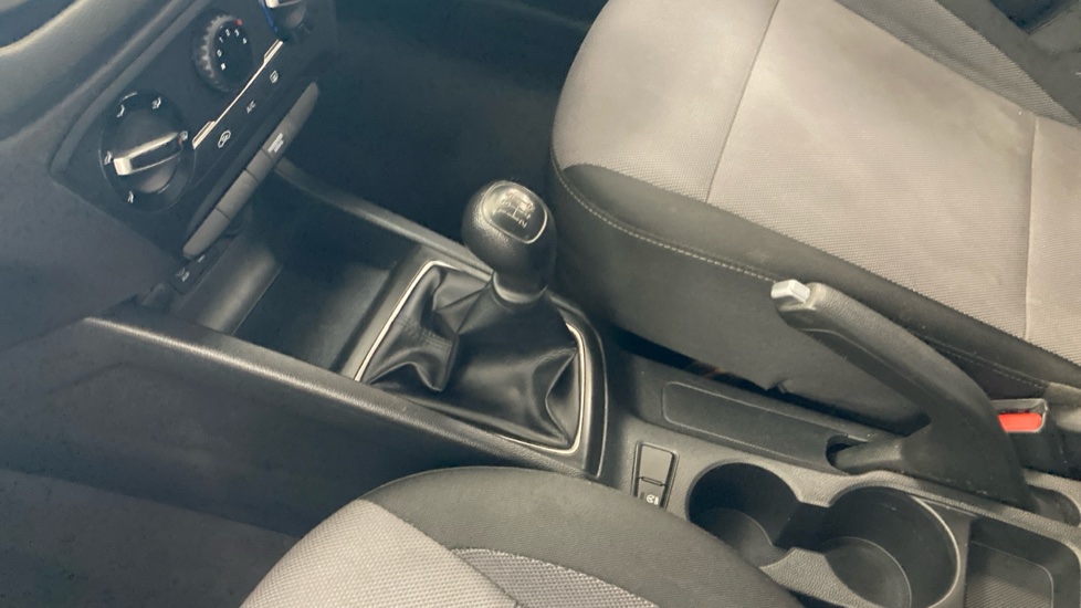 Hyundai i20 1.2 MPi S Connect 5dr Petrol Hatchback - Image 13