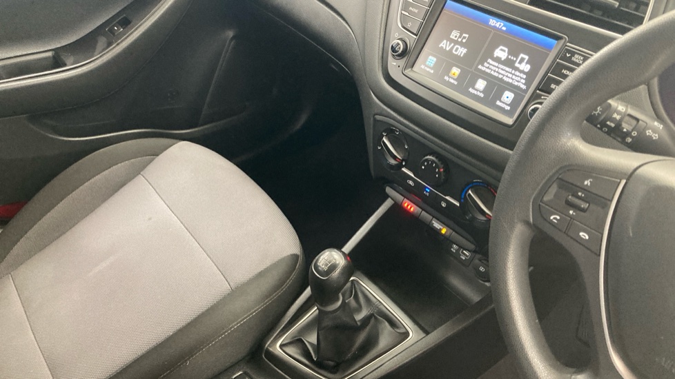 Hyundai i20 1.2 MPi S Connect 5dr Petrol Hatchback - Image 14