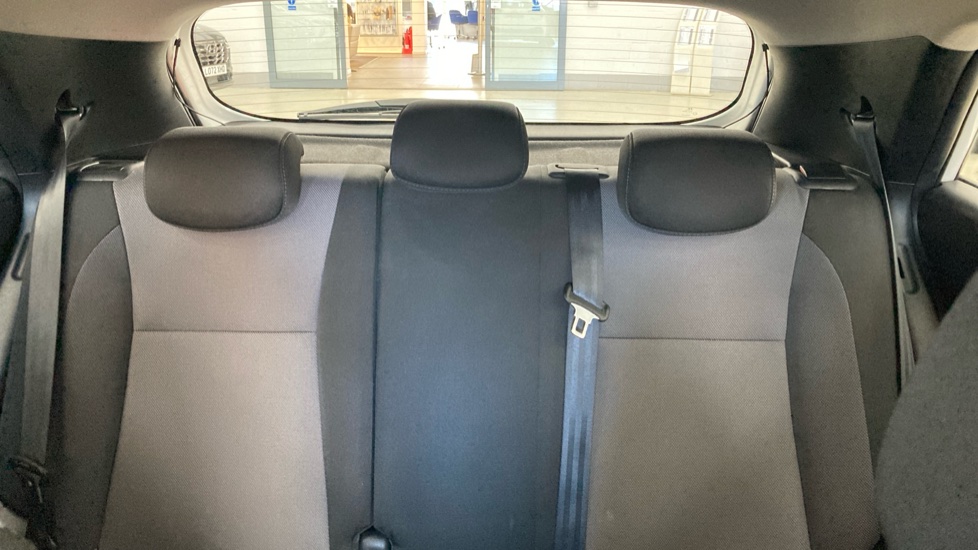 Hyundai i20 1.2 MPi S Connect 5dr Petrol Hatchback - Image 15