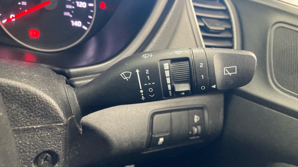 Hyundai i20 1.2 MPi S Connect 5dr Petrol Hatchback - Image 24