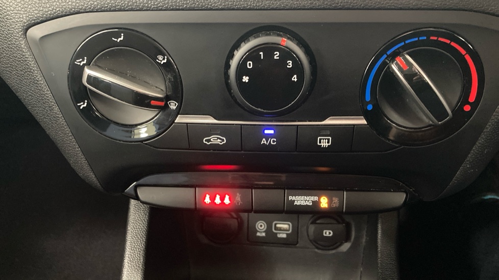 Hyundai i20 1.2 MPi S Connect 5dr Petrol Hatchback - Image 25