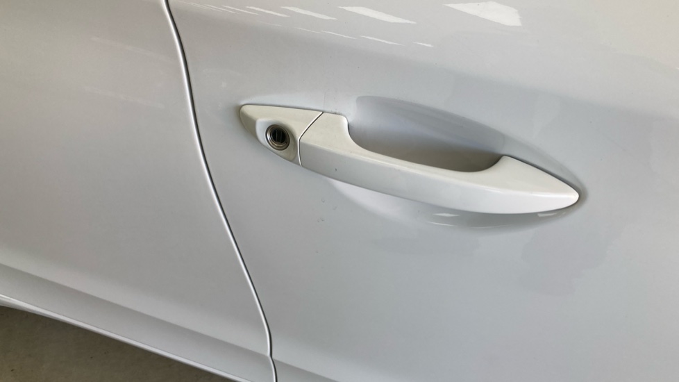 Hyundai i20 1.2 MPi S Connect 5dr Petrol Hatchback - Image 34