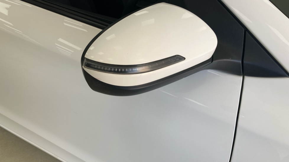 Hyundai i20 1.2 MPi S Connect 5dr Petrol Hatchback - Image 35