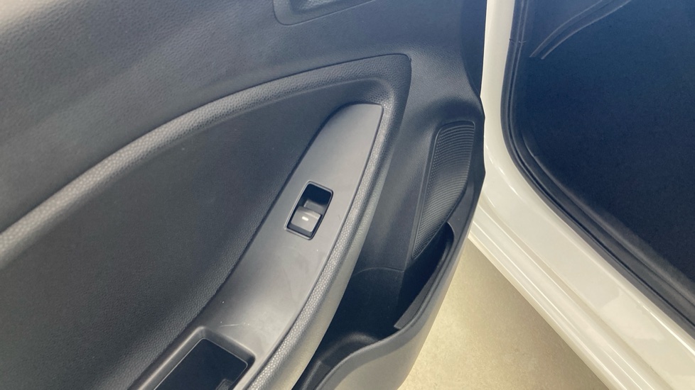 Hyundai i20 1.2 MPi S Connect 5dr Petrol Hatchback - Image 38