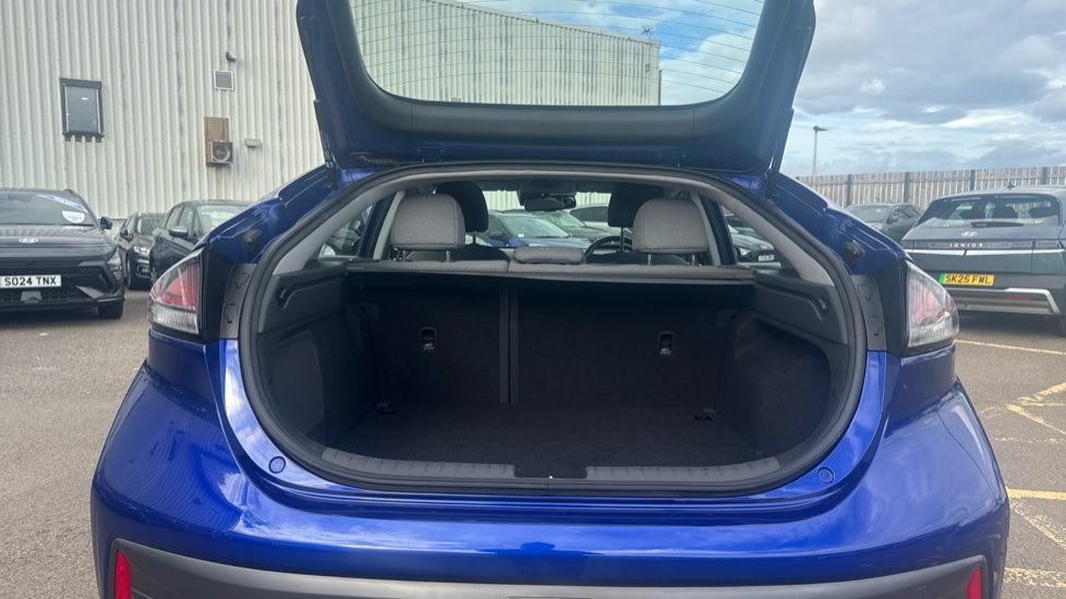 Hyundai IONIQ 100kW Premium 38kWh 5dr Auto Electric Hatchback - Image 4