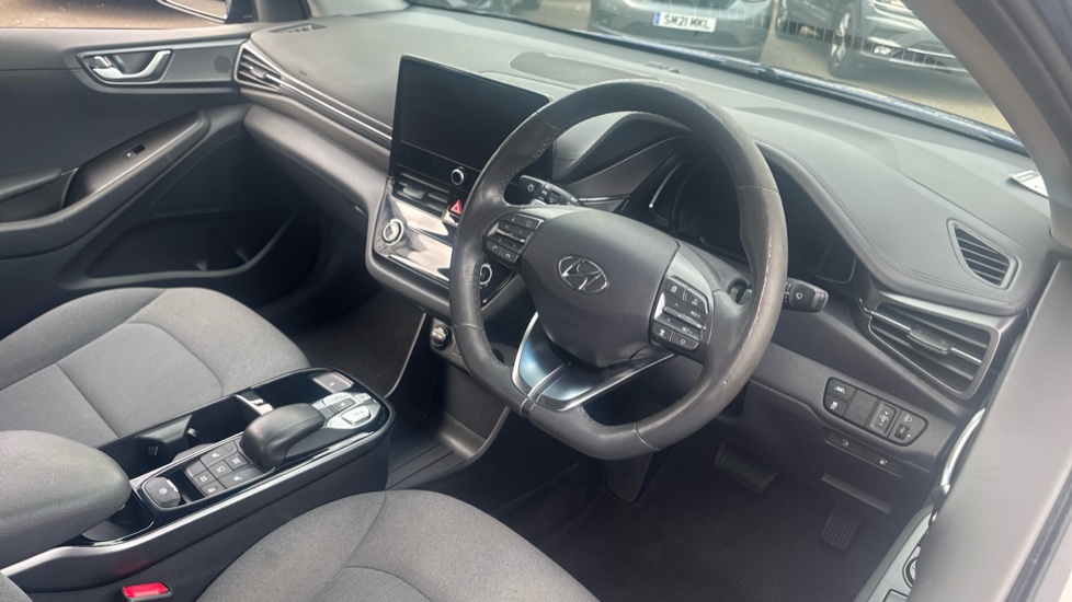 Hyundai IONIQ 100kW Premium 38kWh 5dr Auto Electric Hatchback - Image 11