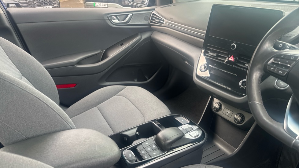 Hyundai IONIQ 100kW Premium 38kWh 5dr Auto Electric Hatchback - Image 14