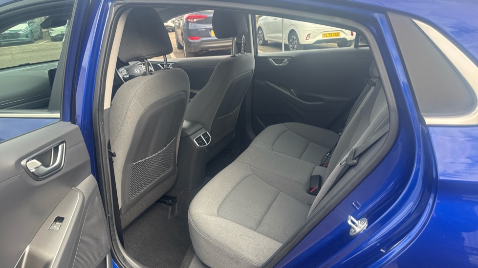 Hyundai IONIQ 100kW Premium 38kWh 5dr Auto Electric Hatchback - Image 16