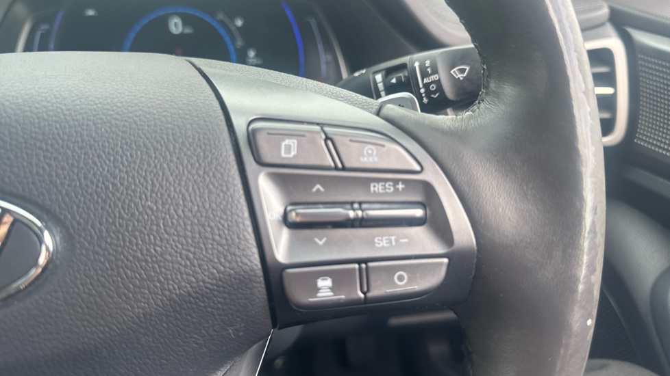 Hyundai IONIQ 100kW Premium 38kWh 5dr Auto Electric Hatchback - Image 22