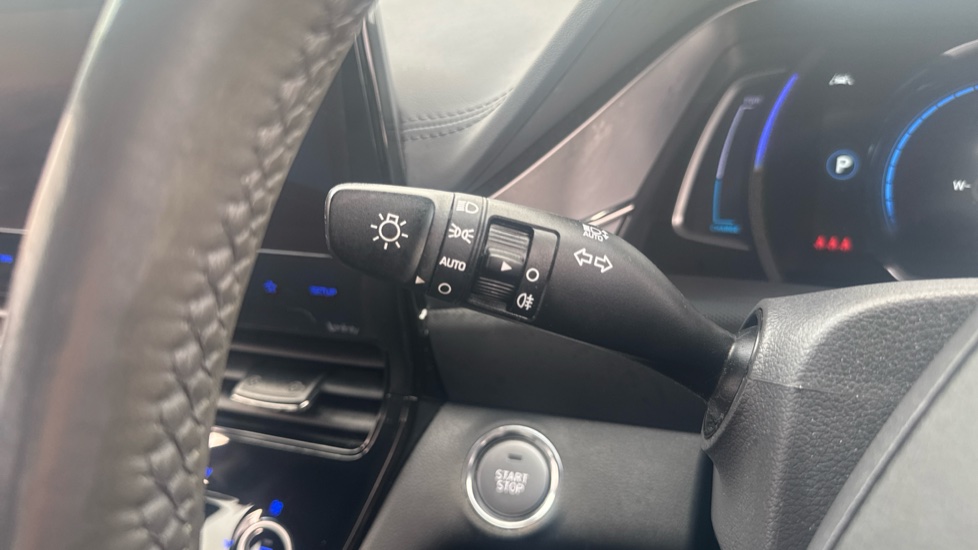 Hyundai IONIQ 100kW Premium 38kWh 5dr Auto Electric Hatchback - Image 23