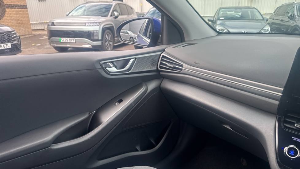 Hyundai IONIQ 100kW Premium 38kWh 5dr Auto Electric Hatchback - Image 34