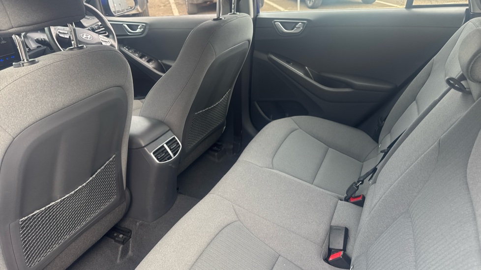 Hyundai IONIQ 100kW Premium 38kWh 5dr Auto Electric Hatchback - Image 39