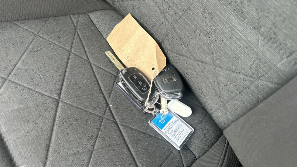 Hyundai BAYON 1.0 TGDi 48V MHEV SE Connect 5dr Petrol Hatchback - Image 20