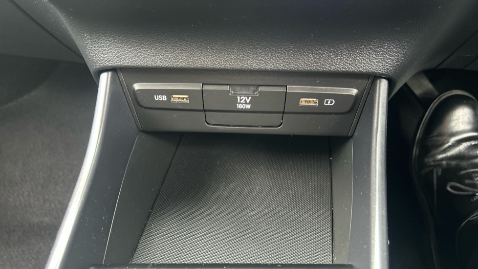 Hyundai BAYON 1.0 TGDi 48V MHEV SE Connect 5dr Petrol Hatchback - Image 28