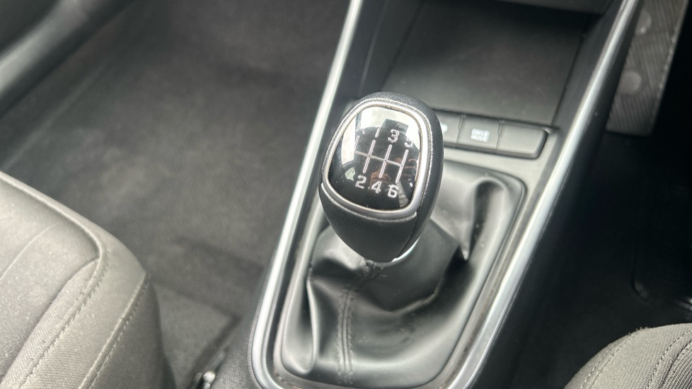 Hyundai BAYON 1.0 TGDi 48V MHEV SE Connect 5dr Petrol Hatchback - Image 30