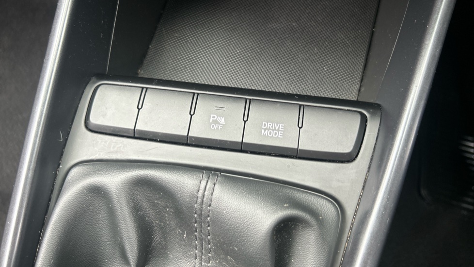 Hyundai BAYON 1.0 TGDi 48V MHEV SE Connect 5dr Petrol Hatchback - Image 31