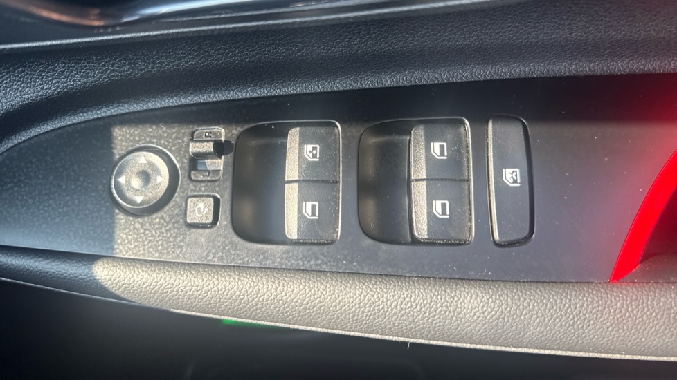 Hyundai i20 1.0T GDi N Line S 5dr DCT Petrol Hatchback - Image 23