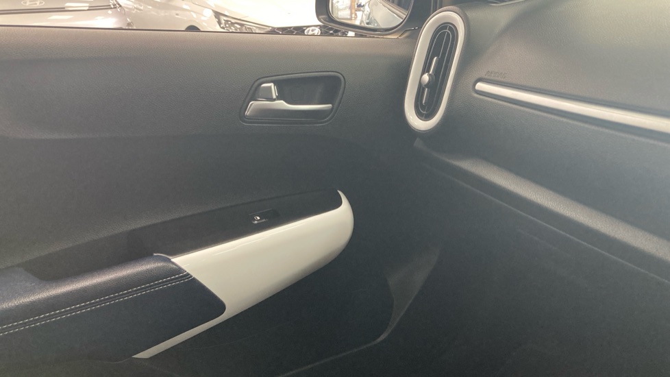 Kia Picanto 1.0 Wave 5dr Petrol Hatchback - Image 31