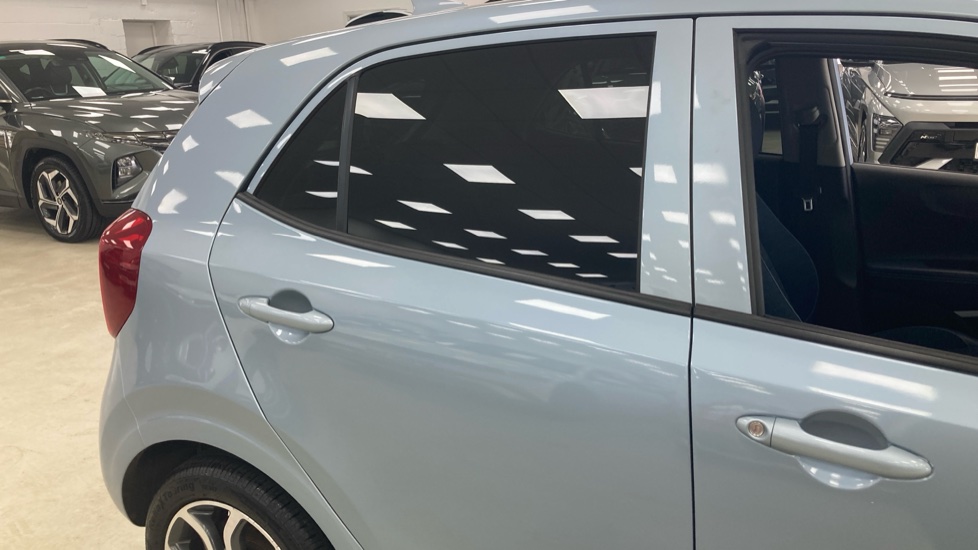 Kia Picanto 1.0 Wave 5dr Petrol Hatchback - Image 32